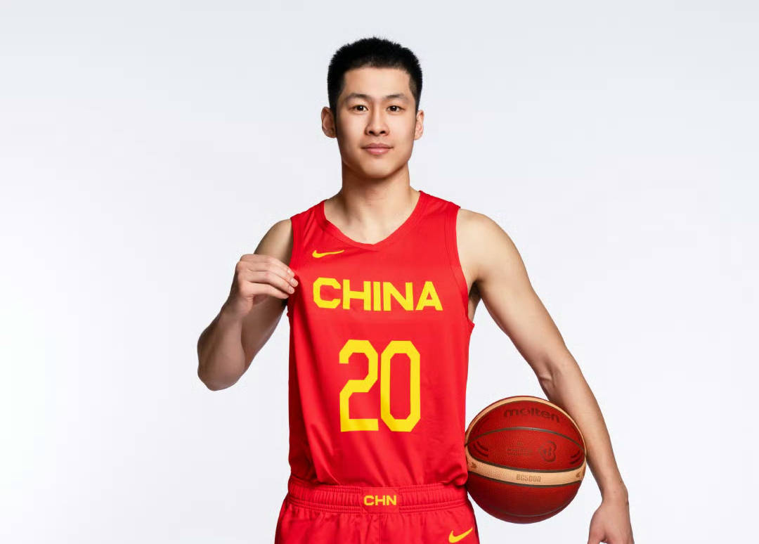 上海男篮努力追赶，保持前八位置